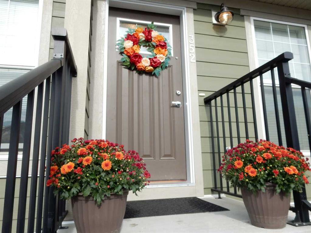 352 Cranbrook Square SE, A2261039, Alberta,