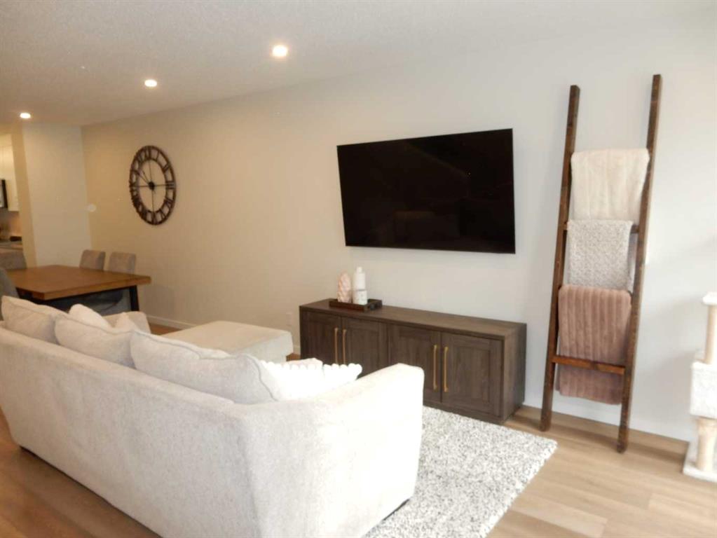 Fourth View of 352 Cranbrook Square SE, Cranston, Calgary, Alberta, T3M3K8
