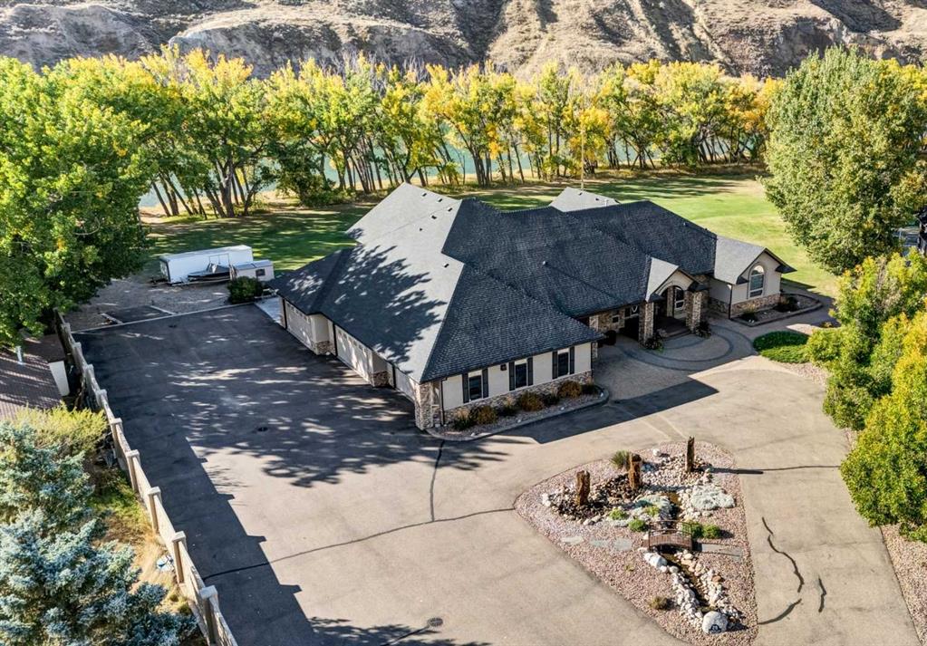 29 Sunvalley Court SW, A2261092, Alberta,