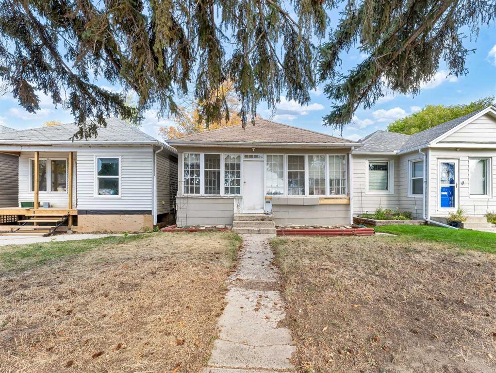 166 7 Street SE, A2261098, Alberta,