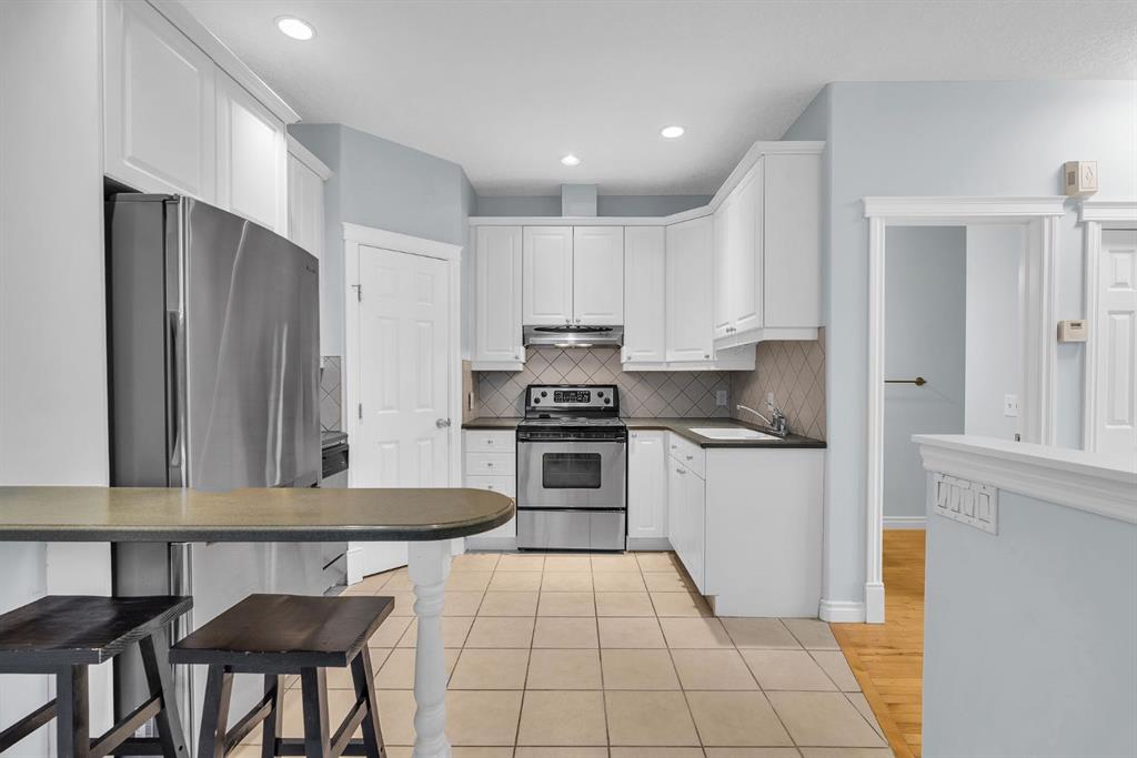 Fourth View of 2, 534 56 Avenue SW, Windsor Park, Calgary, Alberta, T2V 0G7