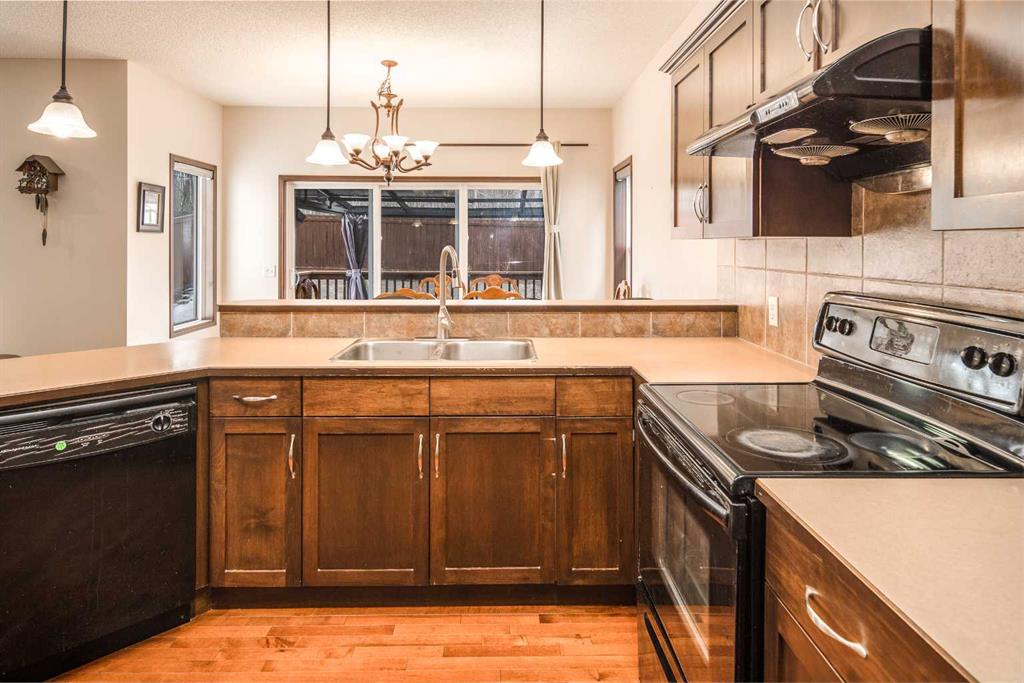 Fifth View of 109 St Moritz Place SW, Springbank Hill, Calgary, Alberta, T3H 0A6
