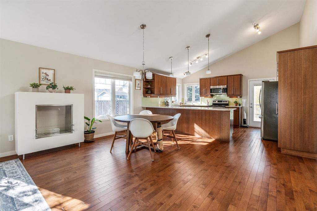 609 Sunridge Crescent W, A2261488, Alberta,