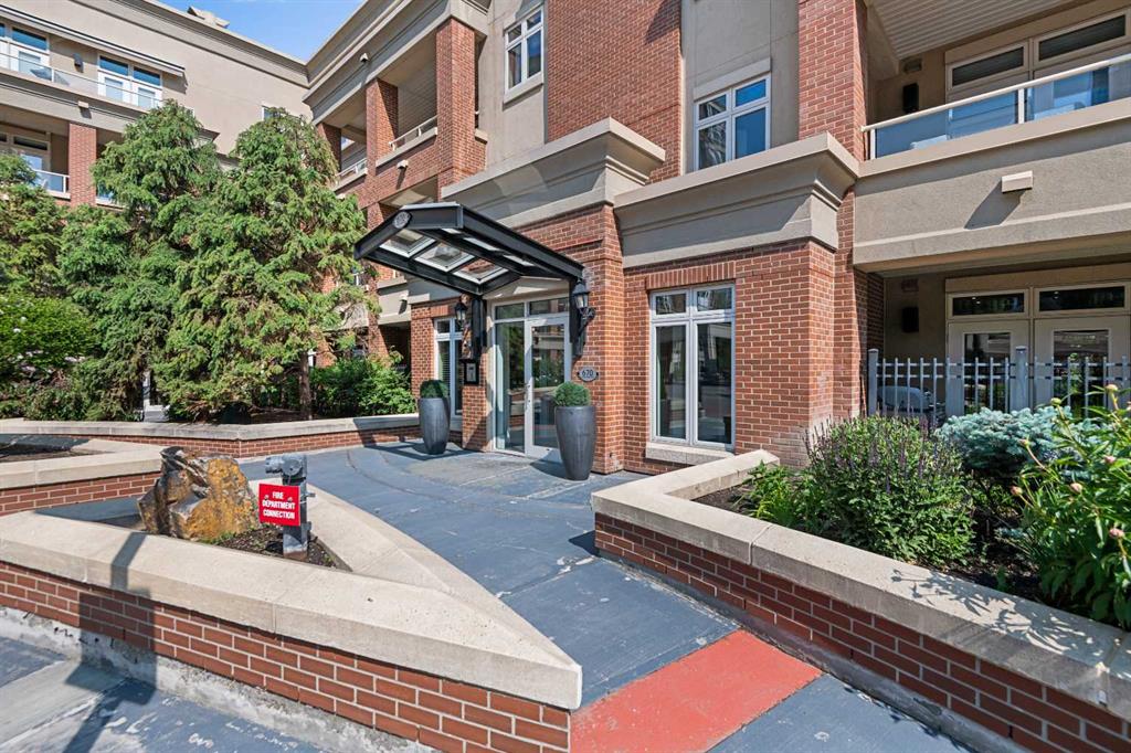Third View of 105, 670 PRINCETON Way SW, Eau Claire, Calgary, Alberta, T2P 5K2