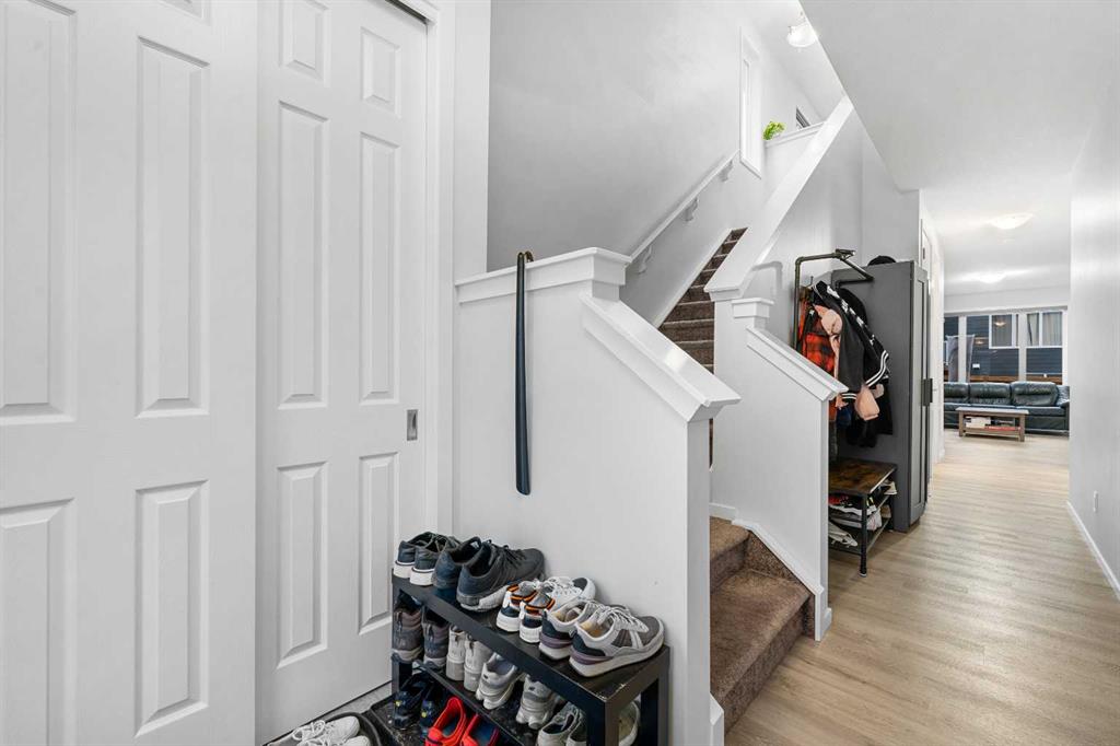 Fourth View of 281 Yorkville Road SW, Yorkville, Calgary, Alberta, T2X 4X3