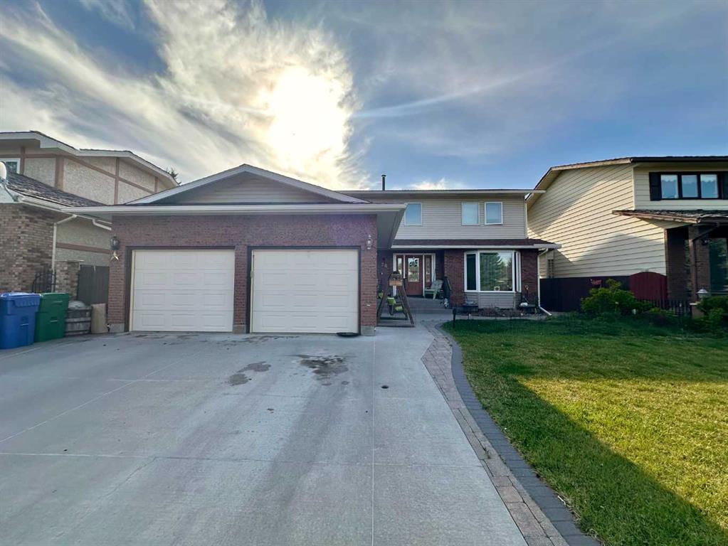 26 Tudor Court S, A2261689, Alberta,