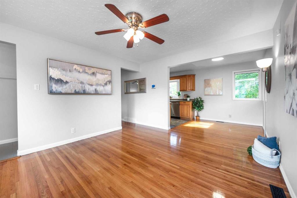 Fourth View of 5308 Thornbriar Road NW, Thorncliffe, Calgary, Alberta, T2K 2X6