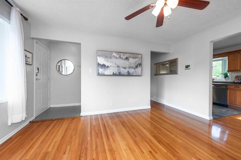 Fifth View of 5308 Thornbriar Road NW, Thorncliffe, Calgary, Alberta, T2K 2X6