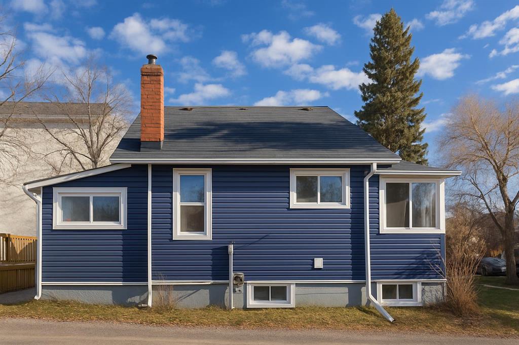 Fourth View of 111 25 Avenue NW, Tuxedo Park, Calgary, Alberta, T2M 2A4