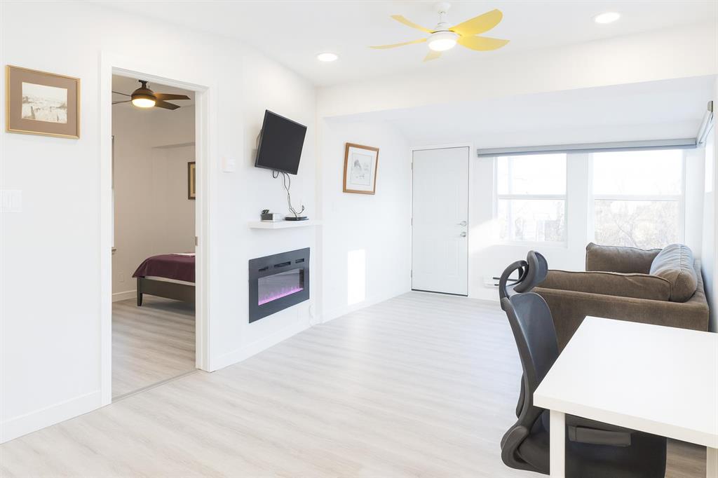 Fifth View of 111 25 Avenue NW, Tuxedo Park, Calgary, Alberta, T2M 2A4