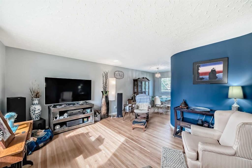 Fifth View of 126 Springwood Drive SW, Southwood, Calgary, Alberta, T2W 0K5