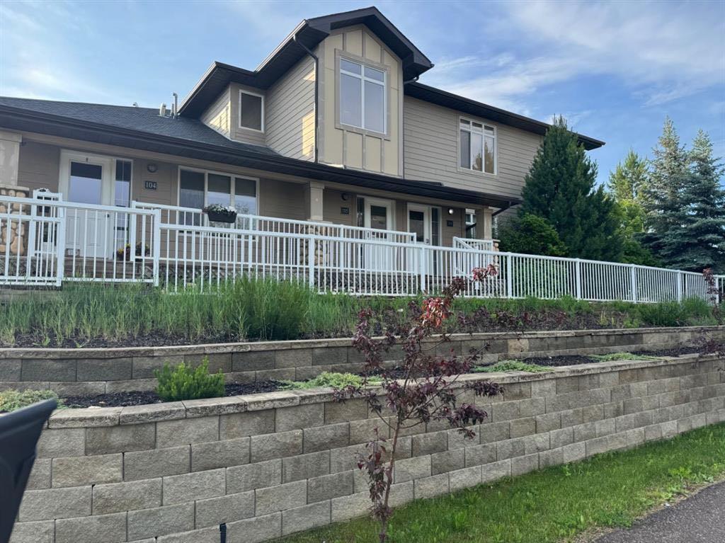 101, 105 Fontaine Crescent SE, A2262036, Alberta,