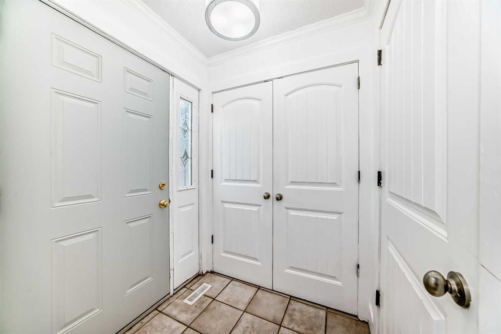 Third View of 112, 5404 10 Avenue SE, Penbrooke Meadows, Calgary, Alberta, T2A5G4