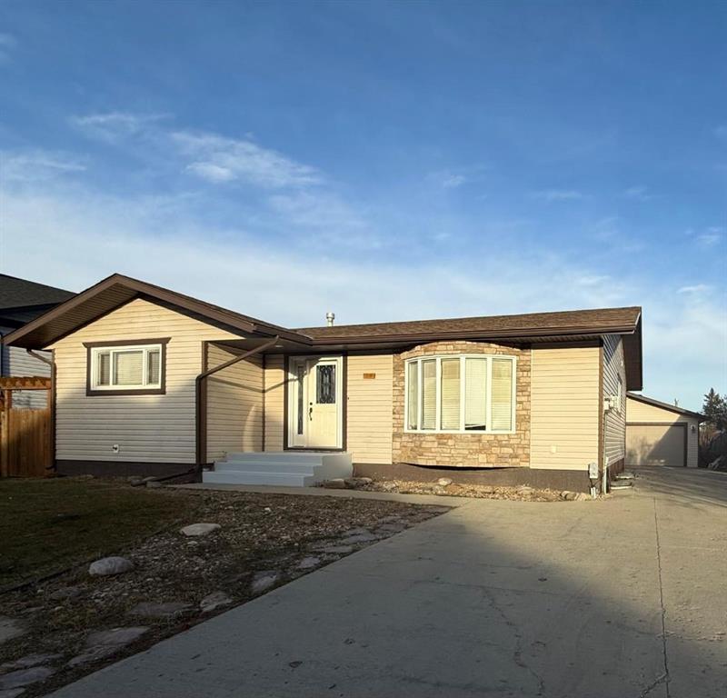 144 Beaconwood Place , A2262164, Alberta,