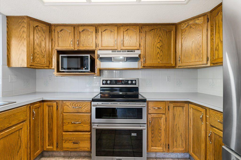 Fifth View of 64 Woodmark Crescent SW, Woodbine, Calgary, Alberta, T2W 4Z2