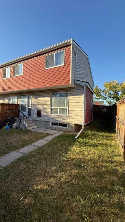 Third View of 55, 5425 Pensacola Crescent SE, Penbrooke Meadows, Calgary, Alberta, T2A 2G7