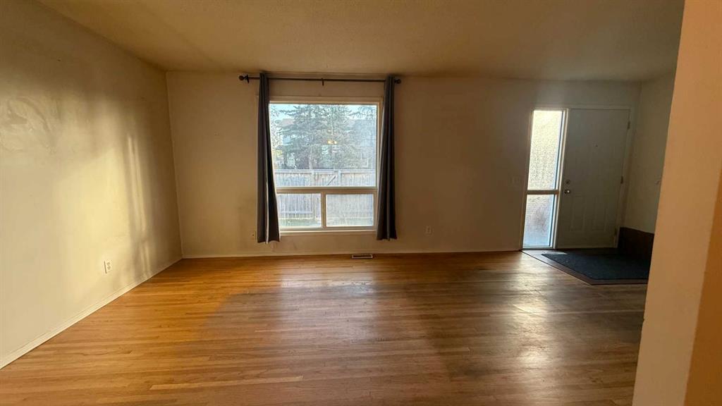 Fourth View of 55, 5425 Pensacola Crescent SE, Penbrooke Meadows, Calgary, Alberta, T2A 2G7