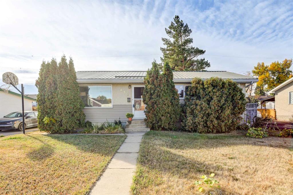 452 16 Street , A2262286, Alberta,