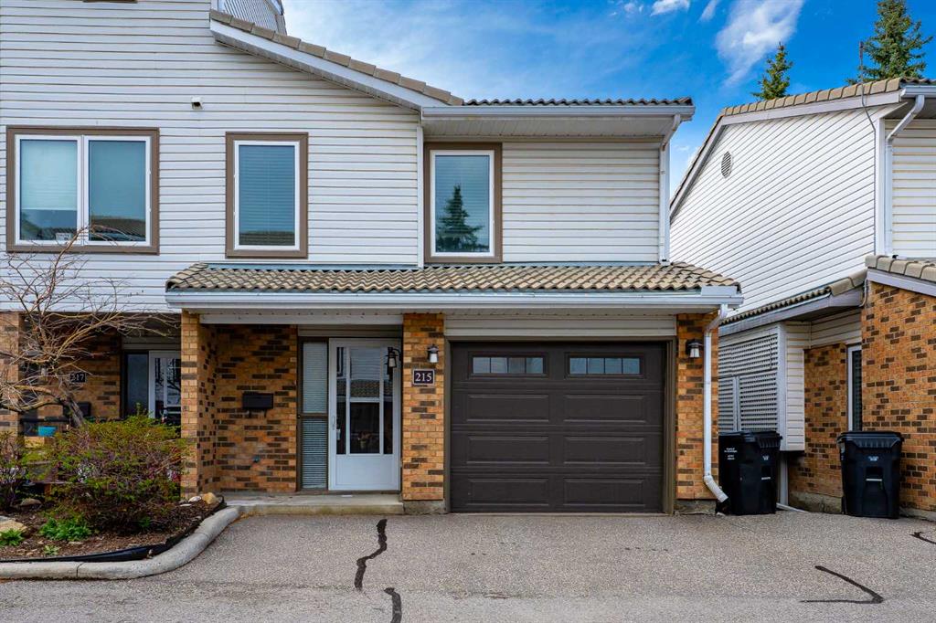 215 Coachway Lane SW, A2262406, Alberta,