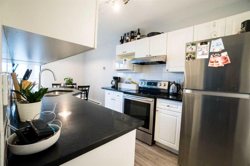 Third View of 903, 1330 15 Avenue SW, Beltline, Calgary, Alberta, T3C 3N7