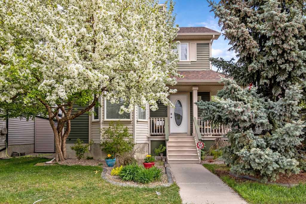 17 Luxstone Crescent SW, A2262599, Alberta,