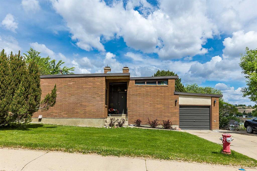 22 Chinook Drive SW, A2262748, Alberta,