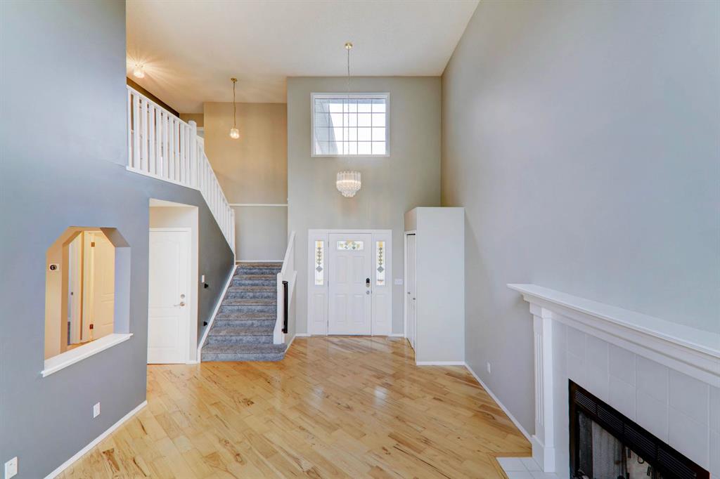 Fifth View of 435 Douglas Ridge Mews SE, Douglasdale/Glen, Calgary, Alberta, T2Z 2M4