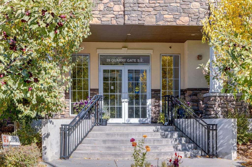 Third View of 302, 39 Quarry Gate SE, Douglasdale/Glen, Calgary, Alberta, T2C 5P4