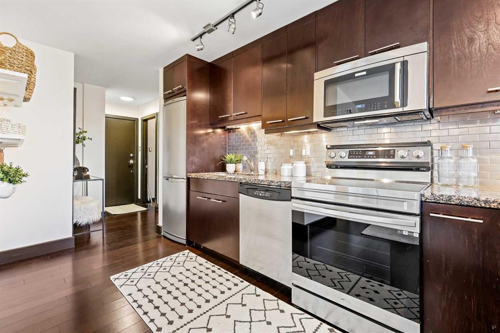 Fifth View of 302, 1709 19 Avenue SW, Bankview, Calgary, Alberta, T2T 0J5