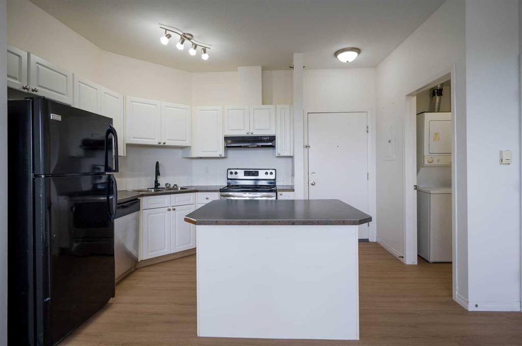 Fifth View of 310, 1000 Applevillage Court SE, Applewood Park, Calgary, Alberta, T2A7Z4