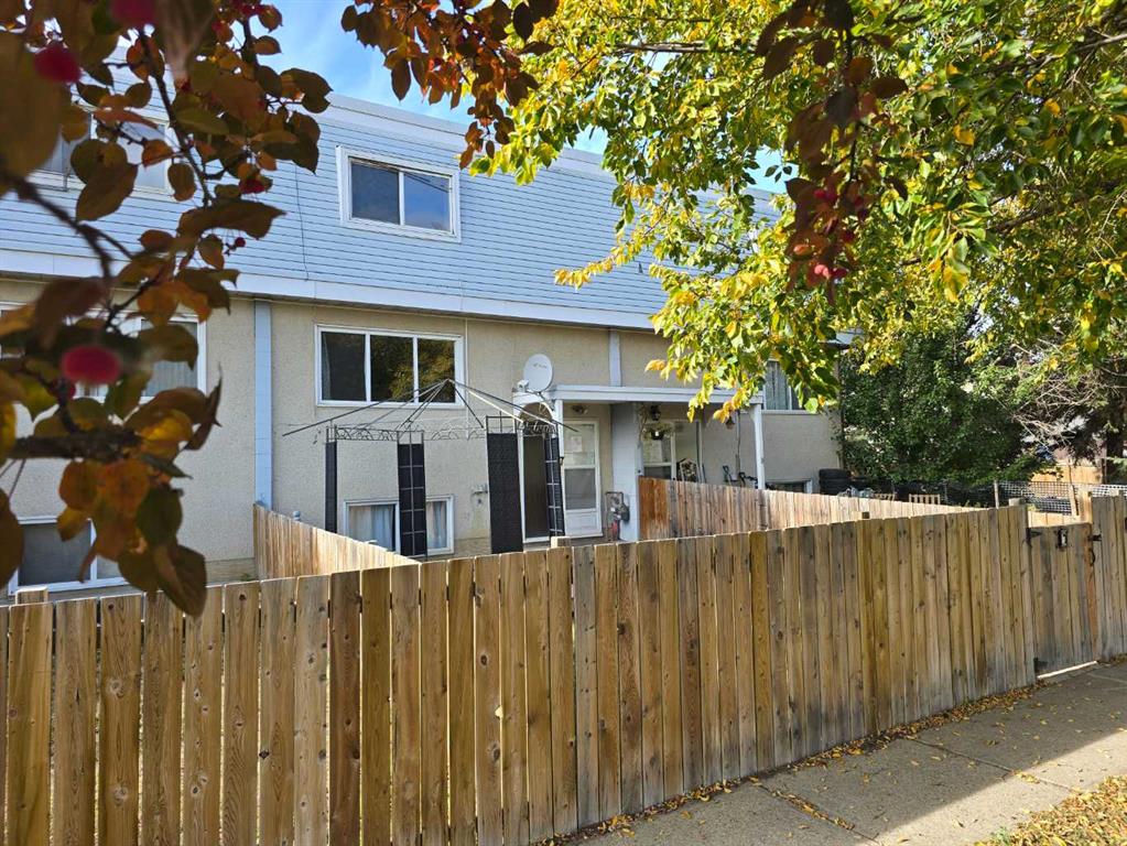 Third View of 7, 8808 96 Street , North End, Peace River, Alberta, T8S 1G6