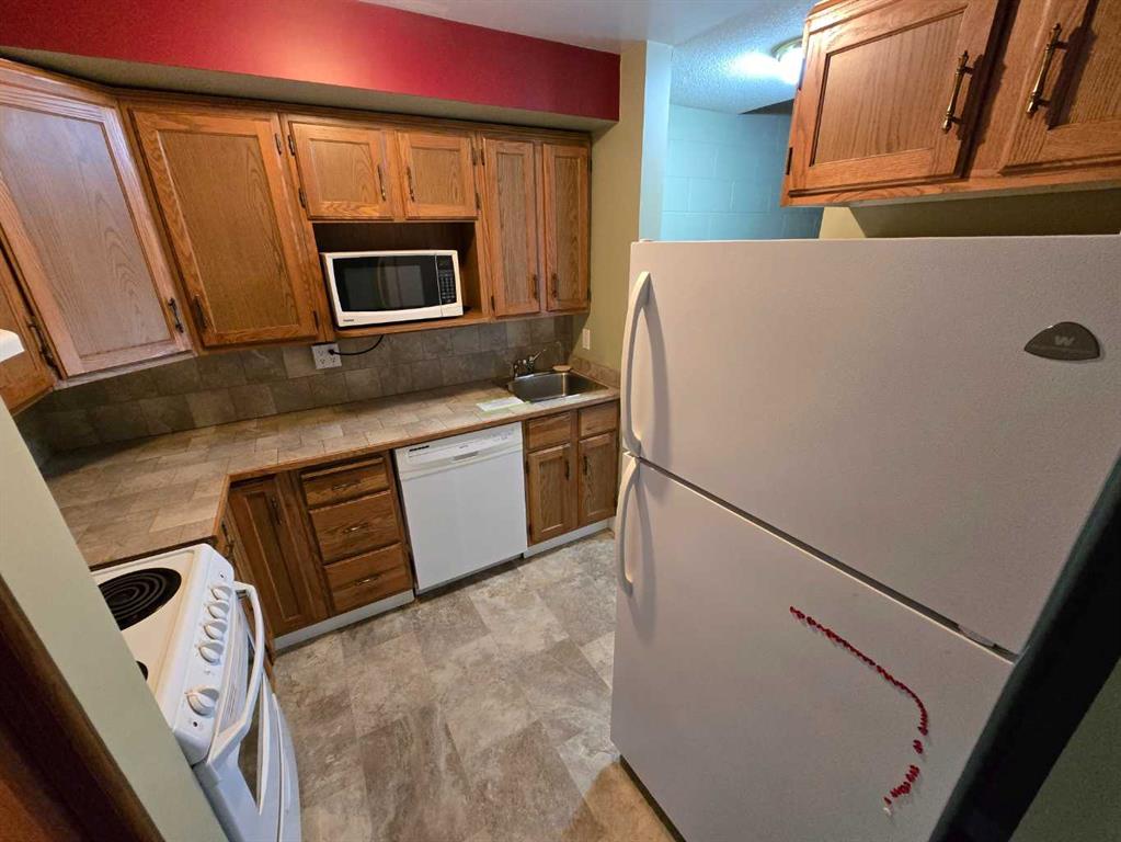 Fifth View of 7, 8808 96 Street , North End, Peace River, Alberta, T8S 1G6