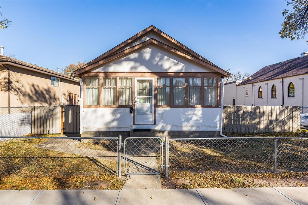 738 8 Street SE, A2263150, Alberta,