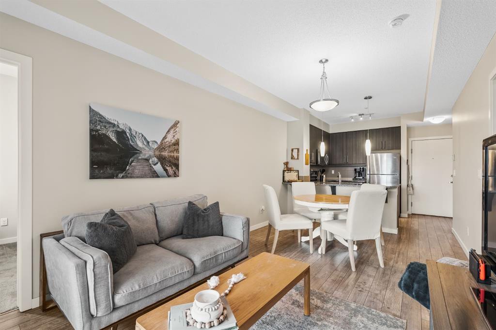 305, 402 Marquis Lane SE, A2263169, Alberta,