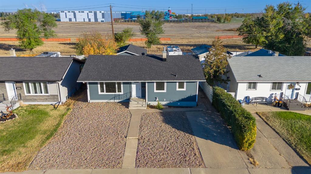 Third View of 146 14 Street NW, Northwest Crescent Heights, Medicine Hat, Alberta, T1A 6R6
