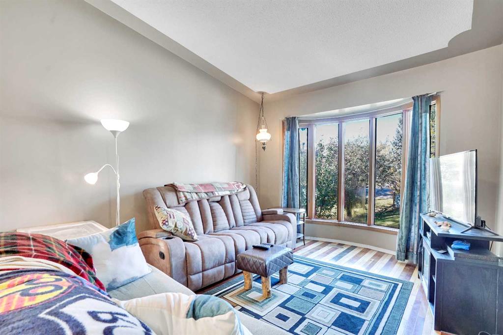 Third View of 47 Shannon Drive SW, Shawnessy, Calgary, Alberta, T2Y2A6