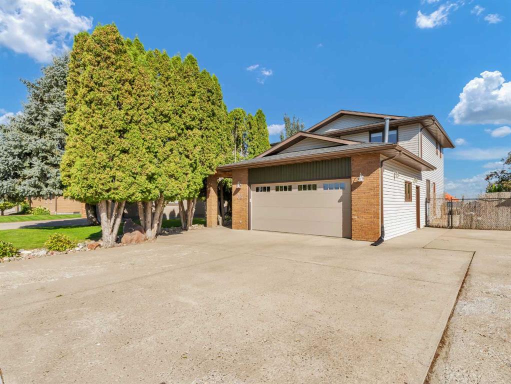 Third View of 84 East Glen Drive SE, Ross Glen, Medicine Hat, Alberta, T1B2X4