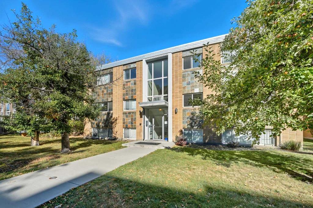 Main View of 17, 316 22 Avenue SW, Mission, Calgary, Alberta, T2S 0H4