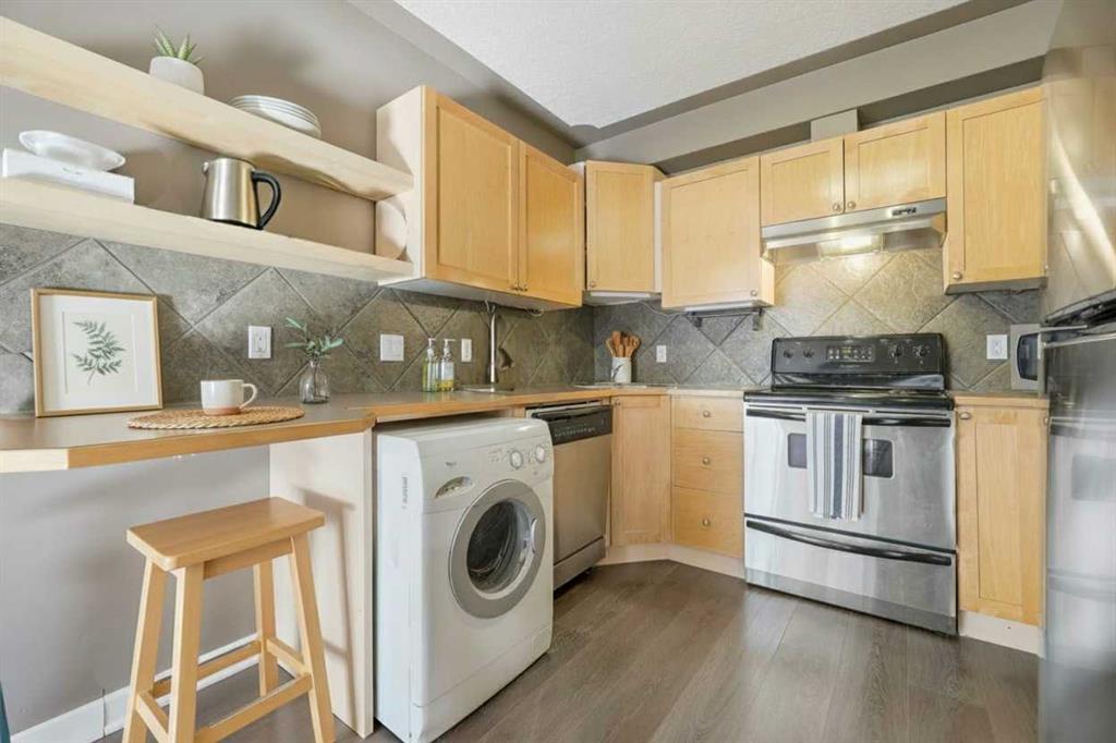 Fifth View of 17, 316 22 Avenue SW, Mission, Calgary, Alberta, T2S 0H4
