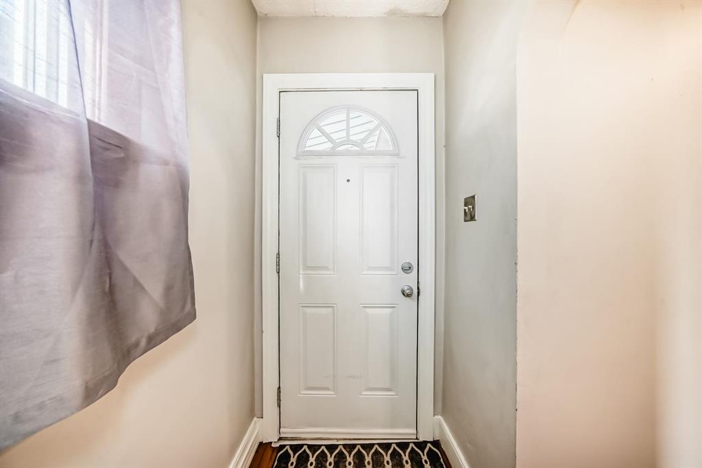 Fourth View of 319 11 Avenue NE, Crescent Heights, Calgary, Alberta, T2E 0Z2