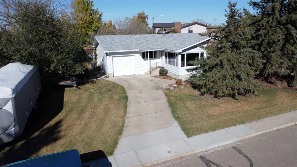 816 James Crescent , A2263449, Alberta,