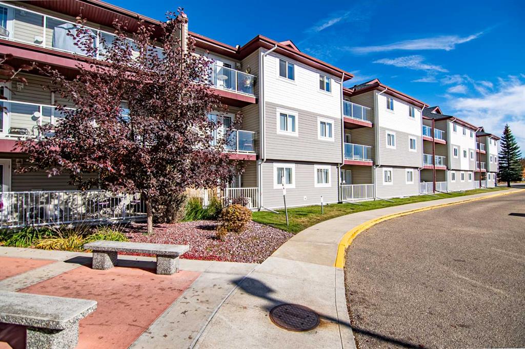 Third View of 220, 260 Duston Street , Devonshire, Red Deer, Alberta, t4r 2J9