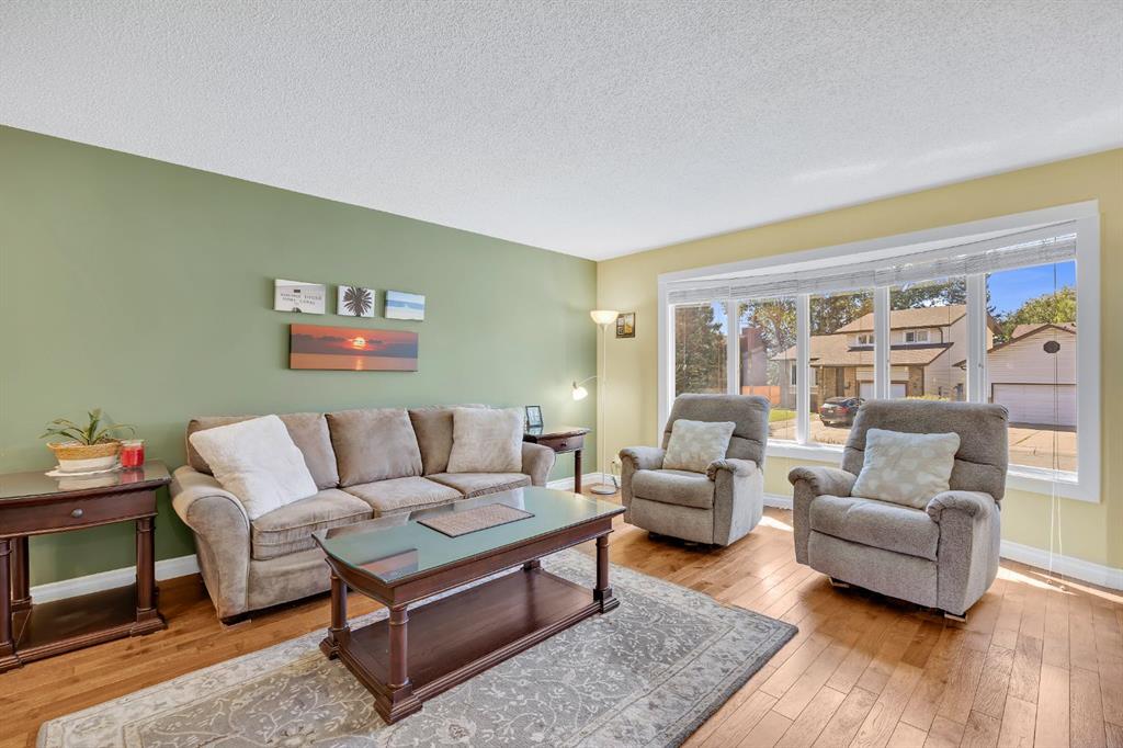 Fourth View of 32 Rideau Close SW, Ridgegate, Airdrie, Alberta, T4B 1A6