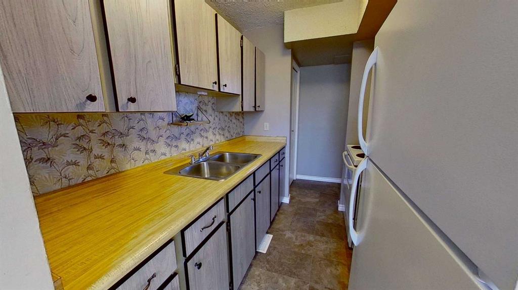 Fifth View of B, 5915 45 Avenue , Downtown Lacombe, Lacombe, Alberta, T4L1T8