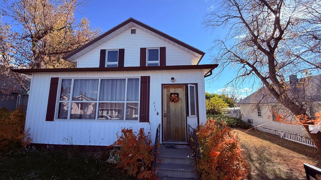215 5 Avenue W, A2263668, Alberta,