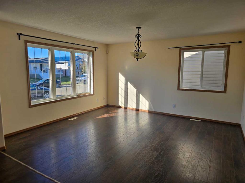 Fourth View of 244 16 Street E, Meadowbrook, Brooks, Alberta, T1R 1K3