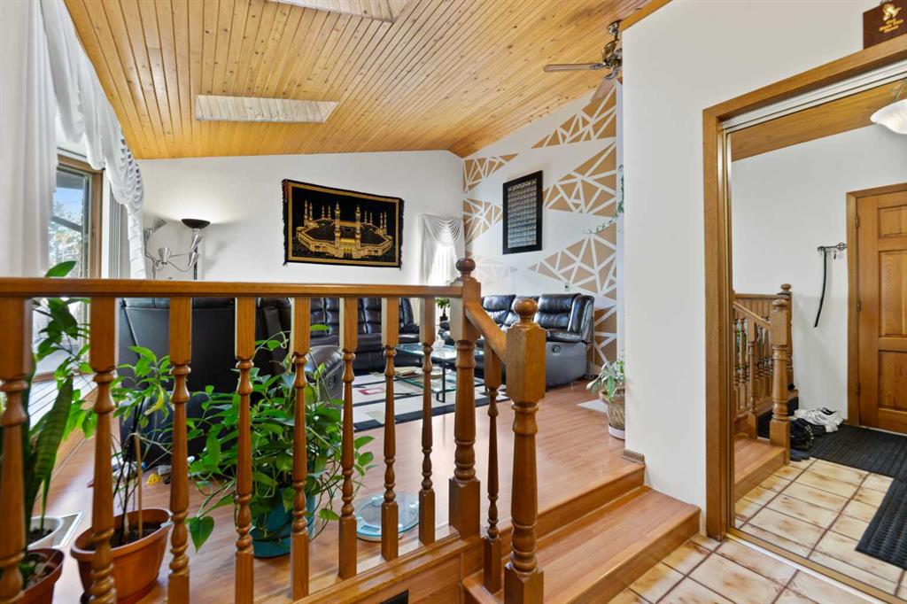 Fifth View of 48 Castleglen Court NE, Castleridge, Calgary, Alberta, T3J 2B8