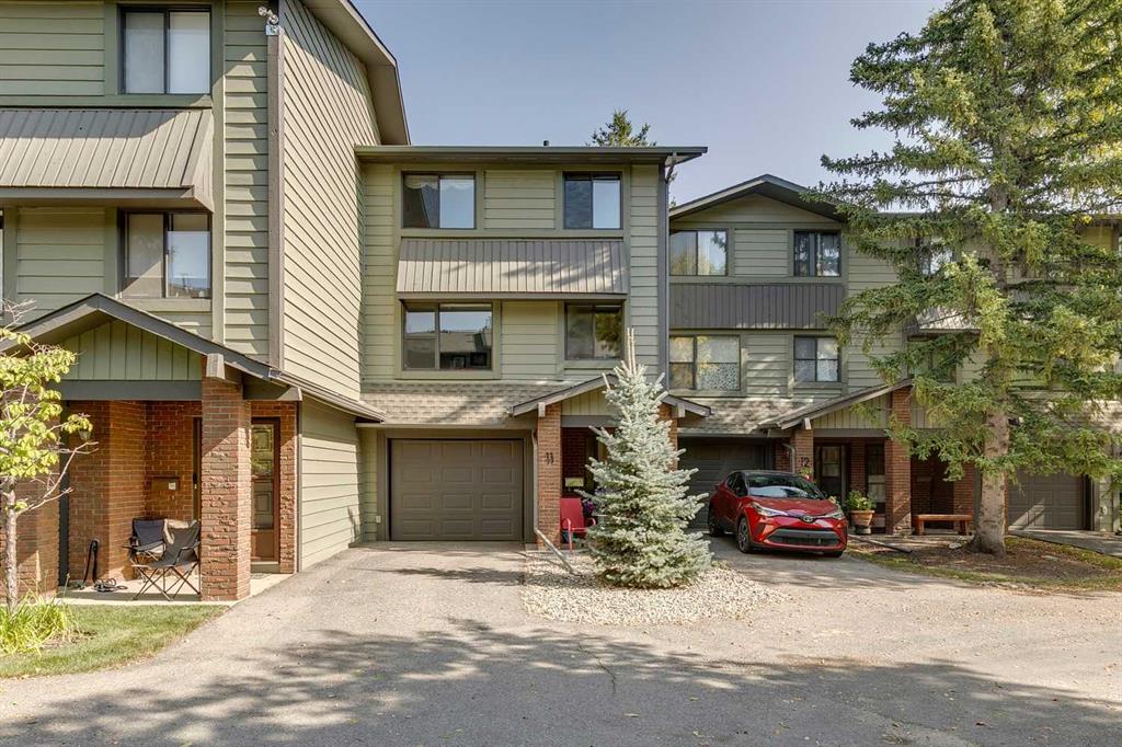 11, 10030 Oakmoor Way SW, A2263830, Alberta,