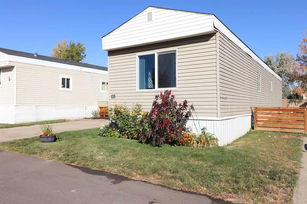 Third View of 133, 4000 13 Avenue SE, SE Southridge, Medicine Hat, Alberta, T1B 1J3