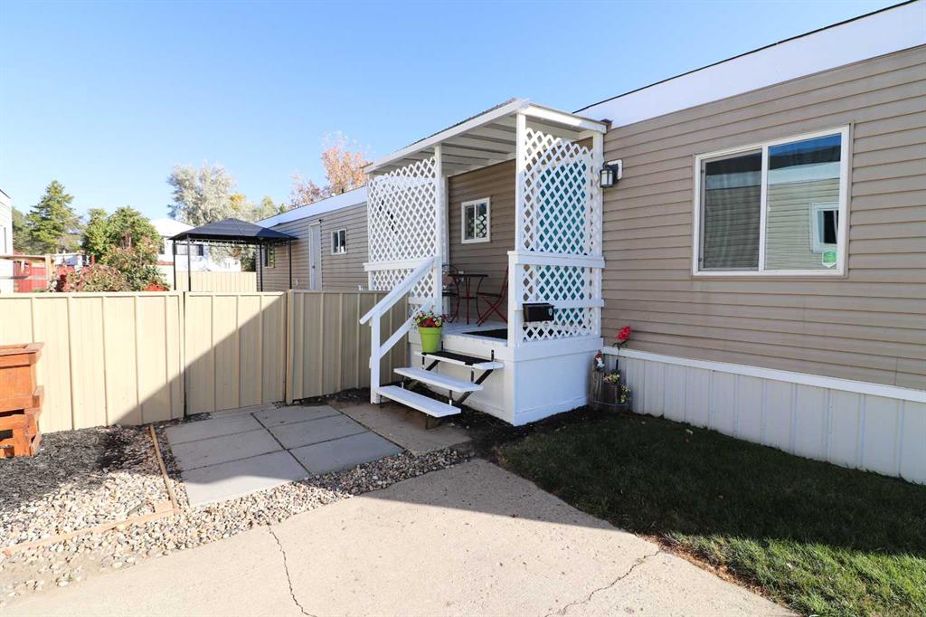 Fifth View of 133, 4000 13 Avenue SE, SE Southridge, Medicine Hat, Alberta, T1B 1J3